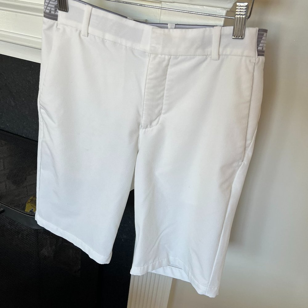 NIKE DRI FIT GOLF SHORTS BOYS / MENS SIZE 28 WAIST